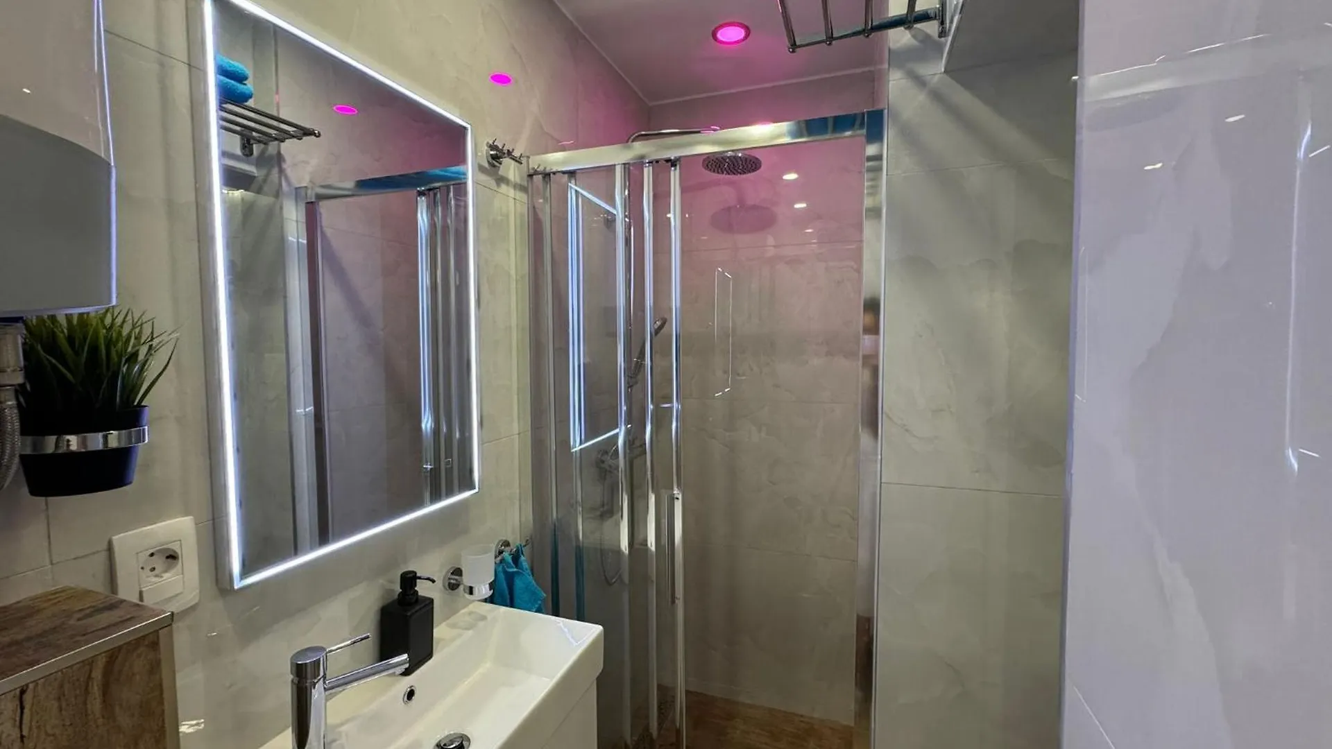 Bacvice Room & Studio Split Apartment